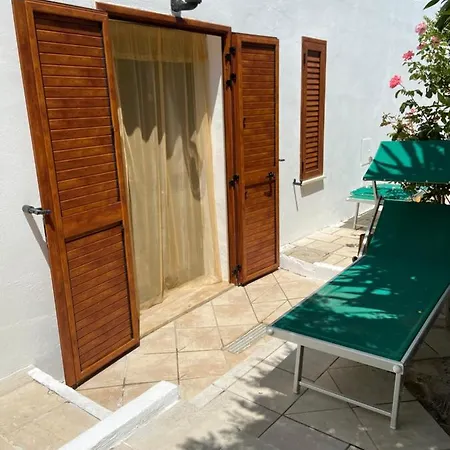 Апартаменты Giardino Privato & Bbq Relax A Per 4 Ла-Калетта