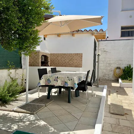 Апартаменты Giardino Privato & Bbq Relax A Per 4 Ла-Калетта