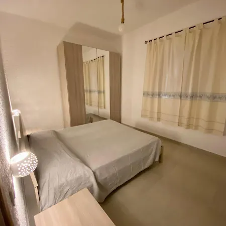 Con Giardino Apartment La Caletta