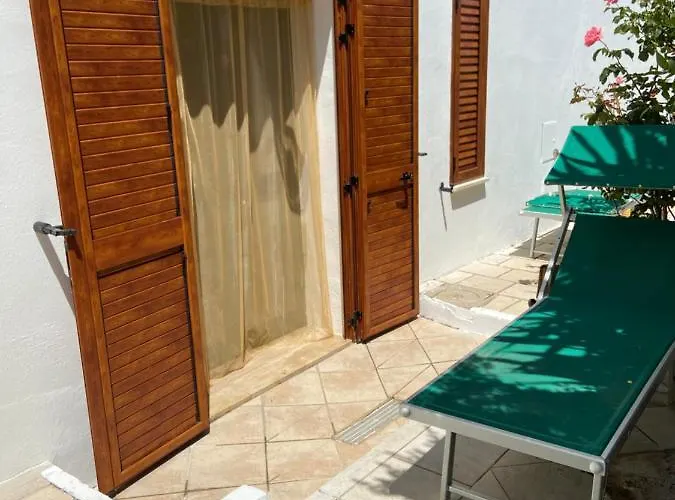 Апартаменты Giardino Privato & Bbq Relax A Per 4 Ла-Калетта