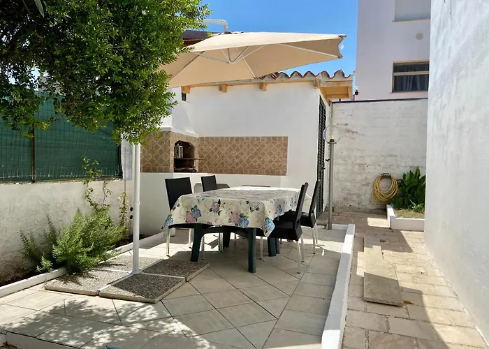 Апартаменты Giardino Privato & Bbq Relax A Per 4 Ла-Калетта